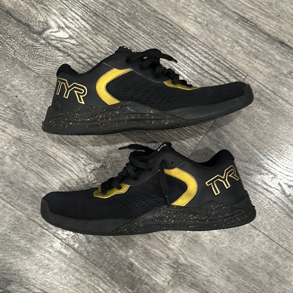 TYR CROSSFIT SHOES SIZE 10 LIKE NEW